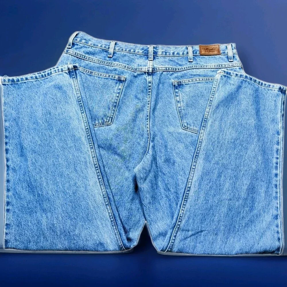 LLBean 100% Cotton Classic Relaxed Fit Straight Jeans Size 40x32 Blue Denim - Picture 2 of 12
